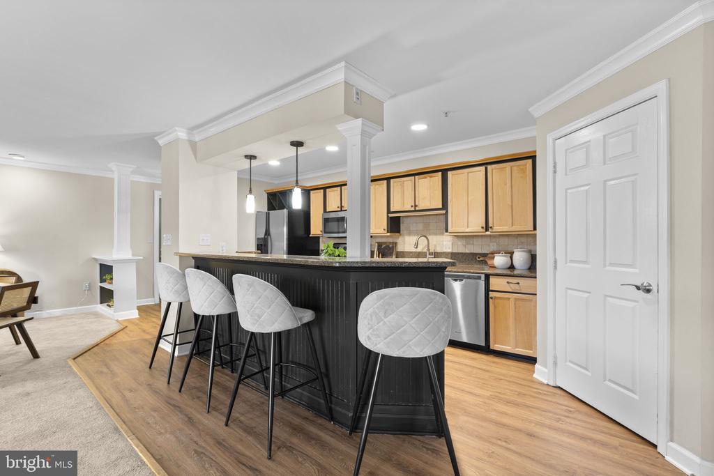 633 ADMIRAL DRIVE 308