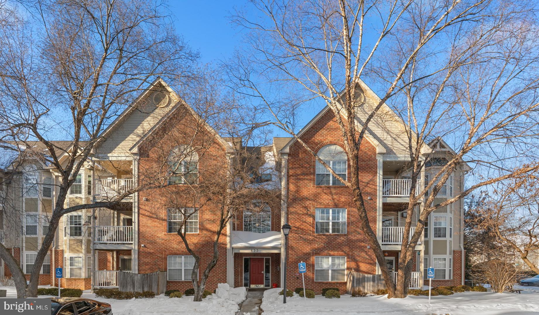 633 ADMIRAL DRIVE 308