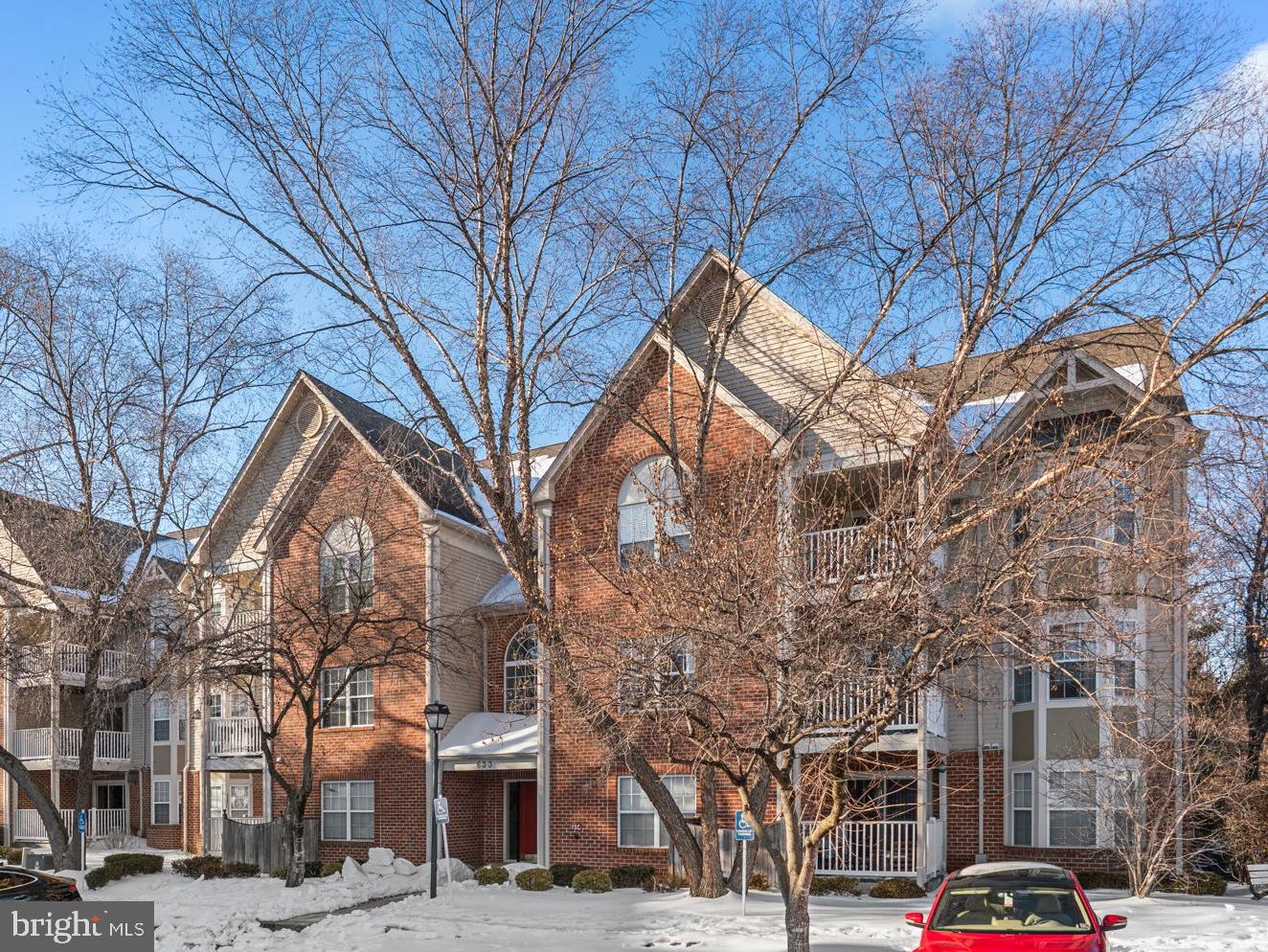 633 ADMIRAL DRIVE 308