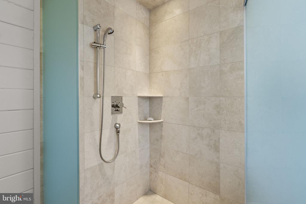 143 BOONE TRAIL