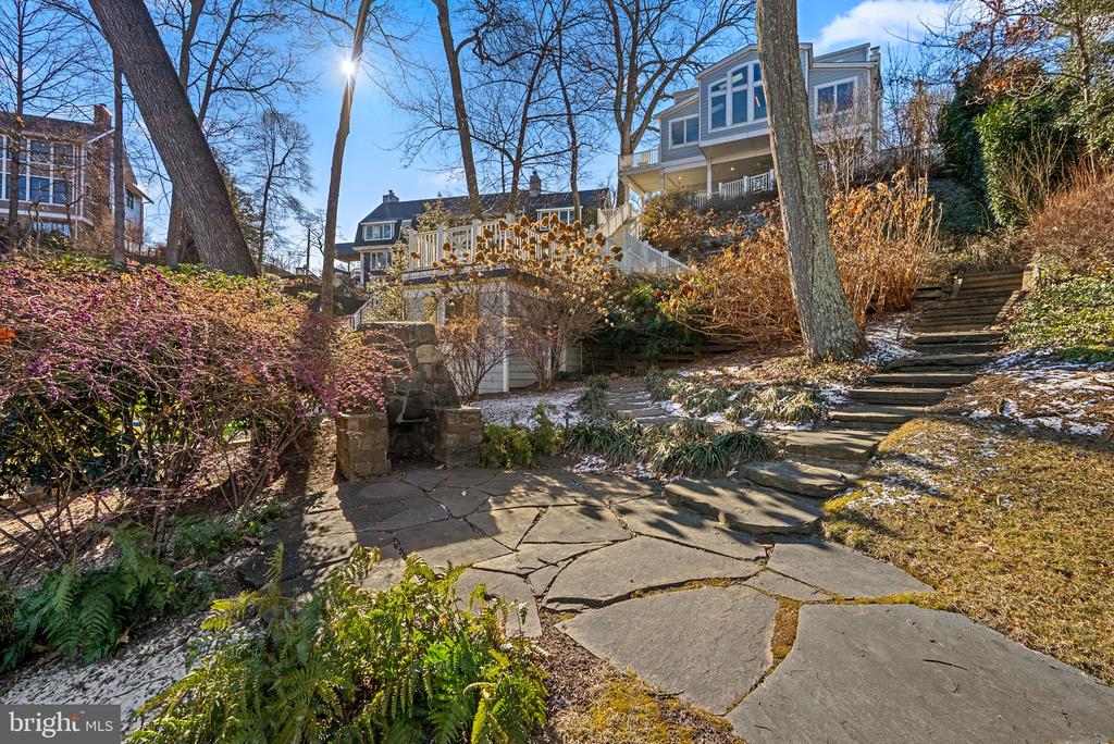 143 BOONE TRAIL