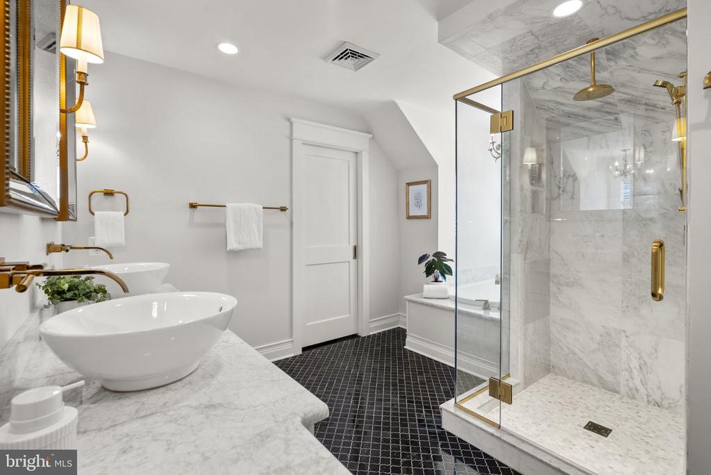 143 BOONE TRAIL