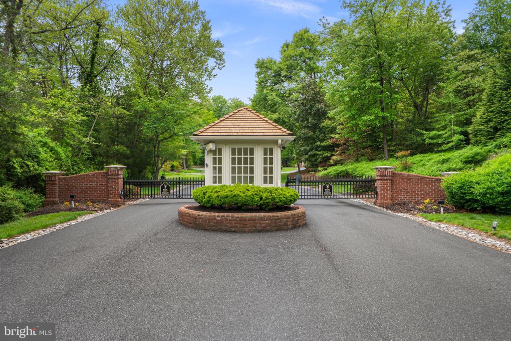 458 BRICKWORKS LANE