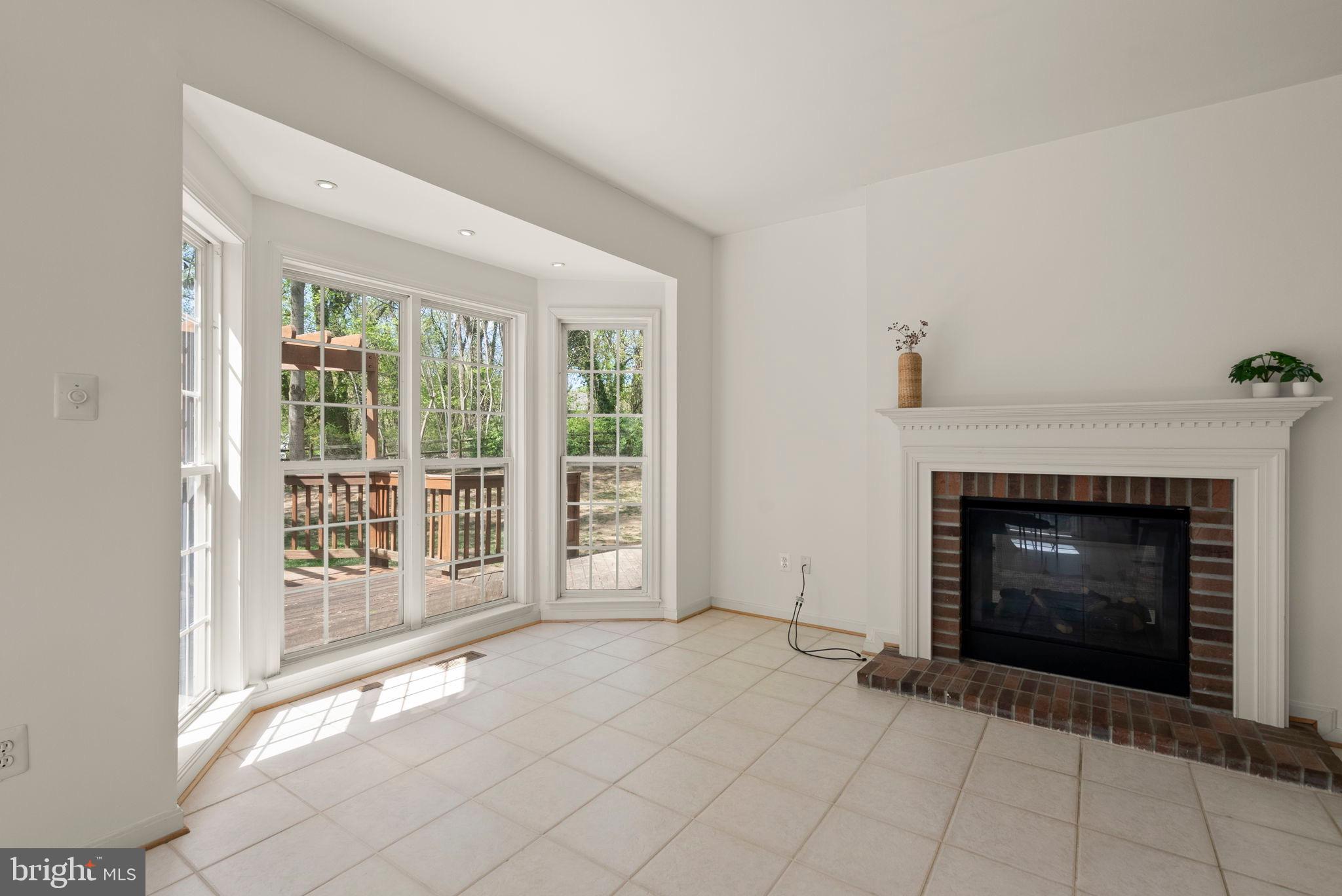 6015 TRACEYS LANDING ROAD