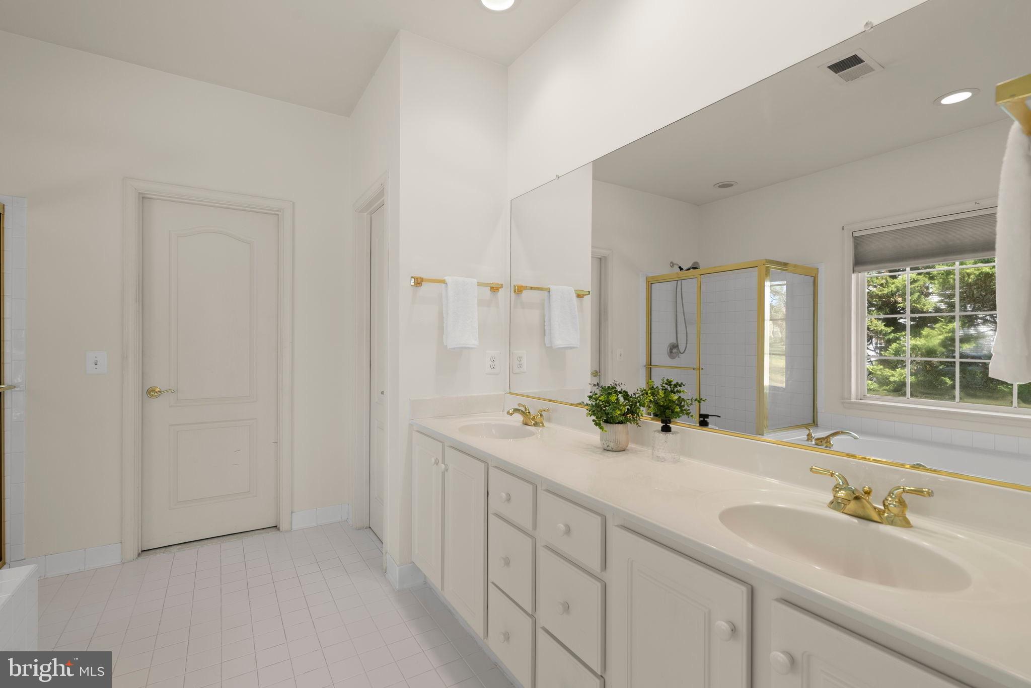 6015 TRACEYS LANDING ROAD