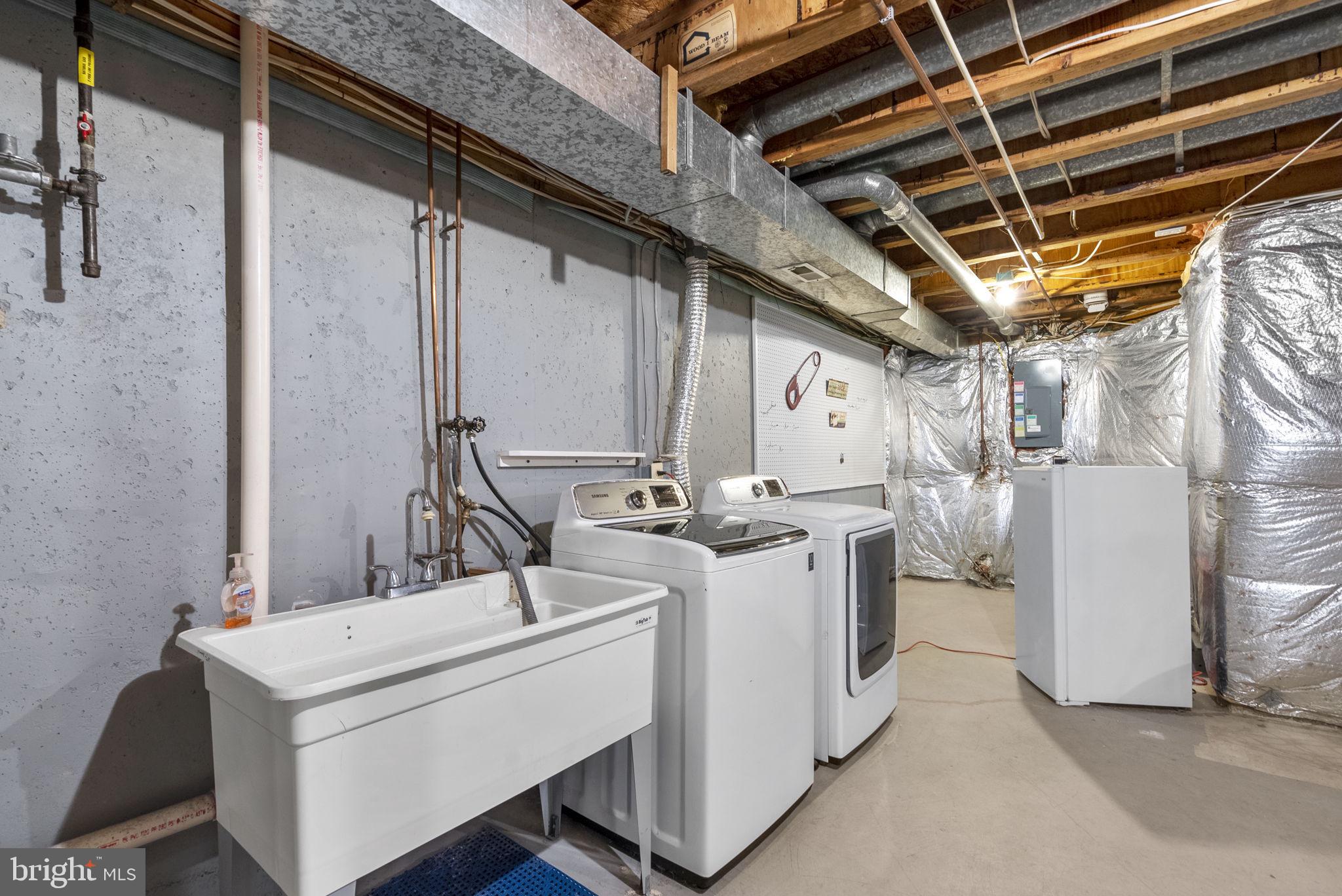 2733 GINGERVIEW LANE