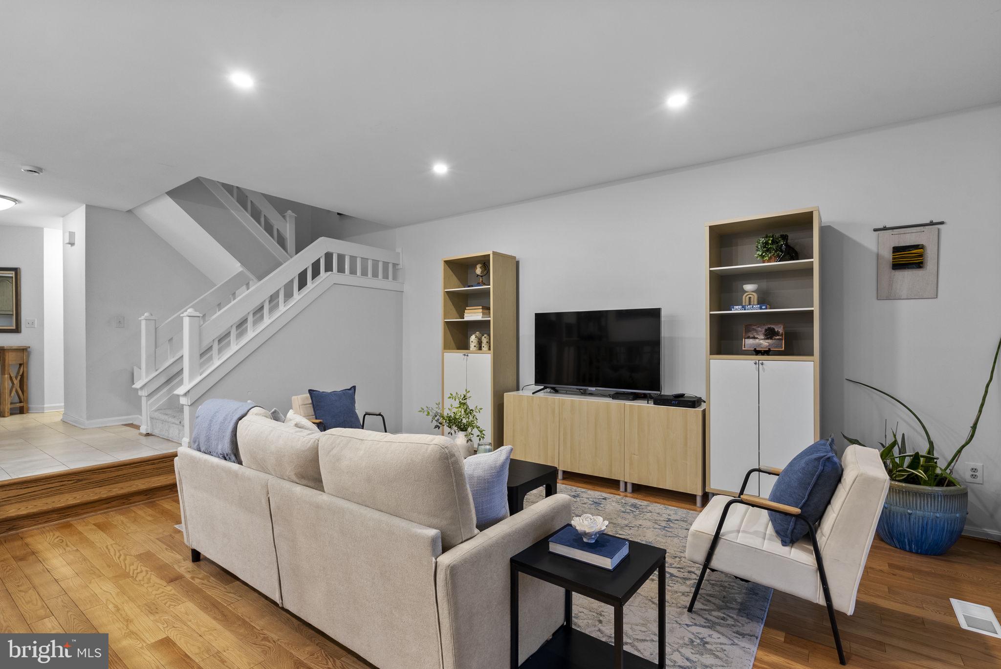 2733 GINGERVIEW LANE