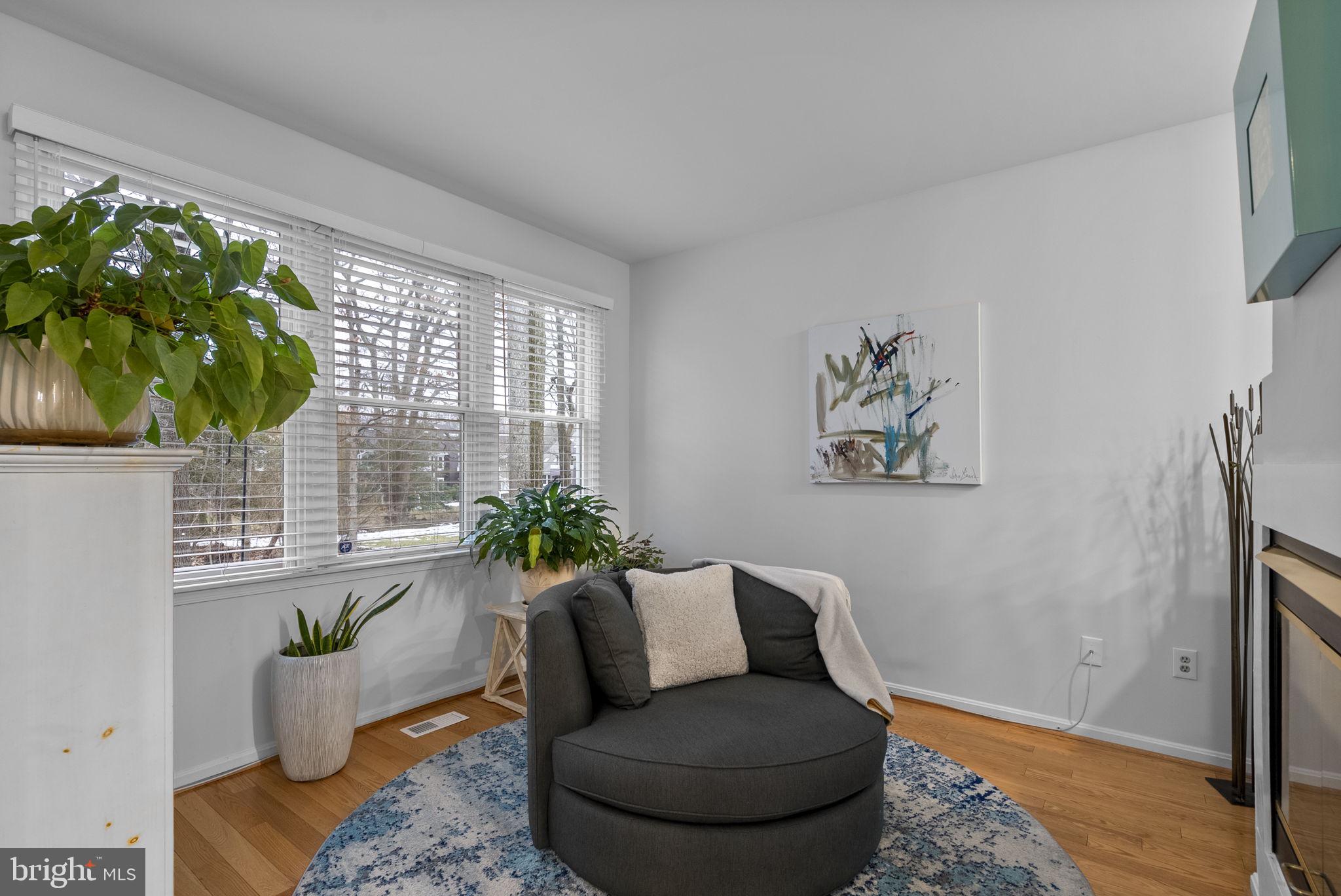 2733 GINGERVIEW LANE