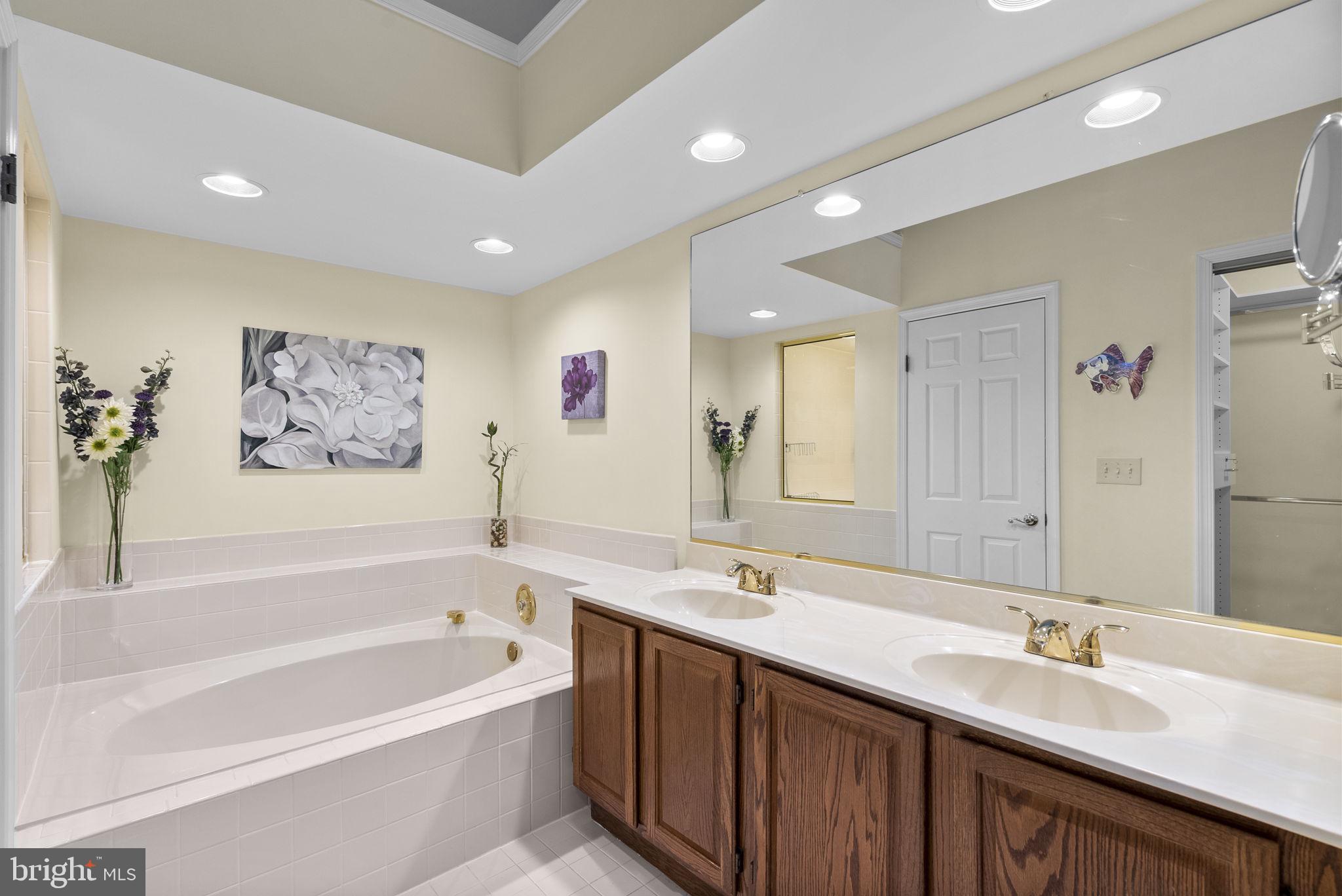 2733 GINGERVIEW LANE