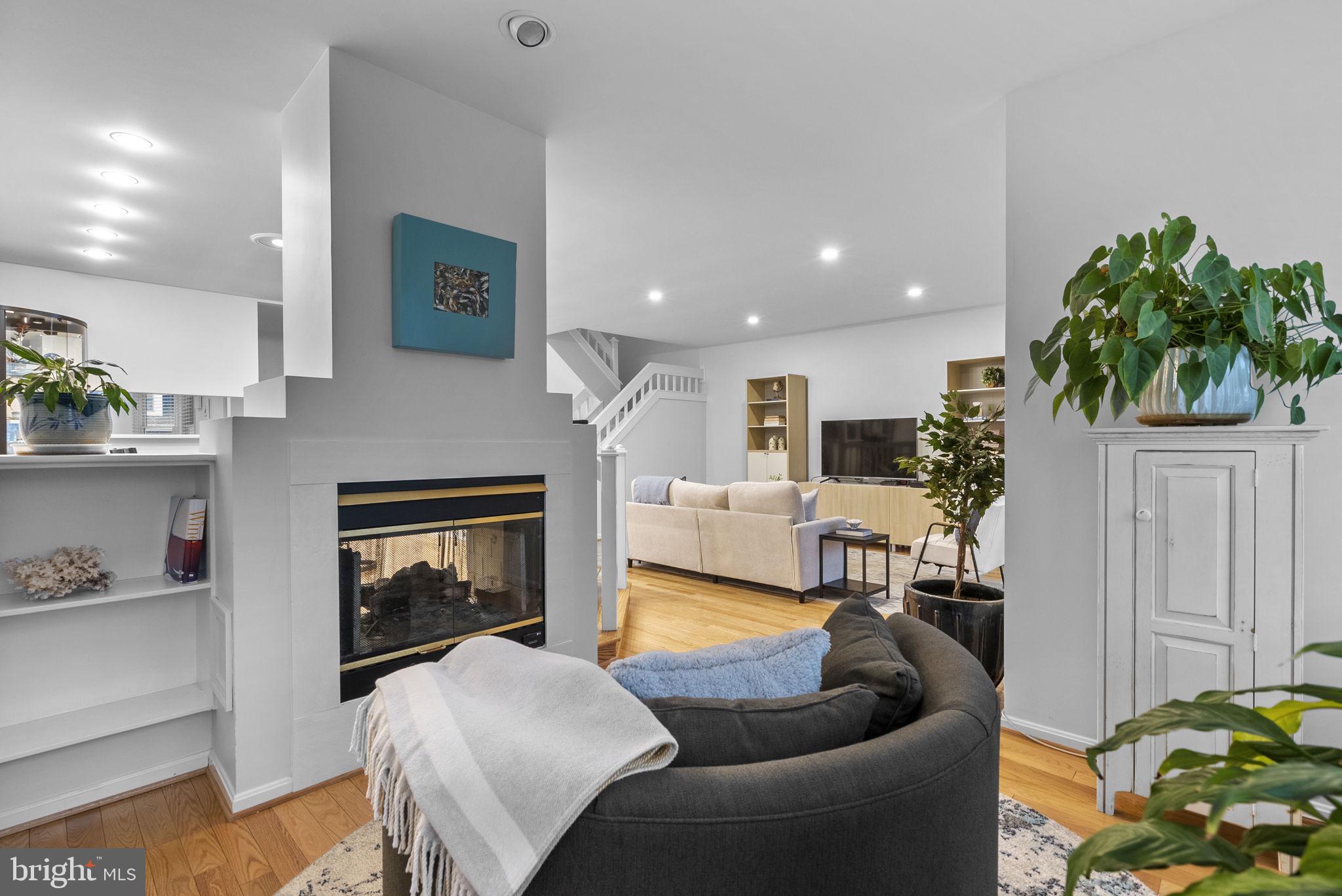 2733 GINGERVIEW LANE