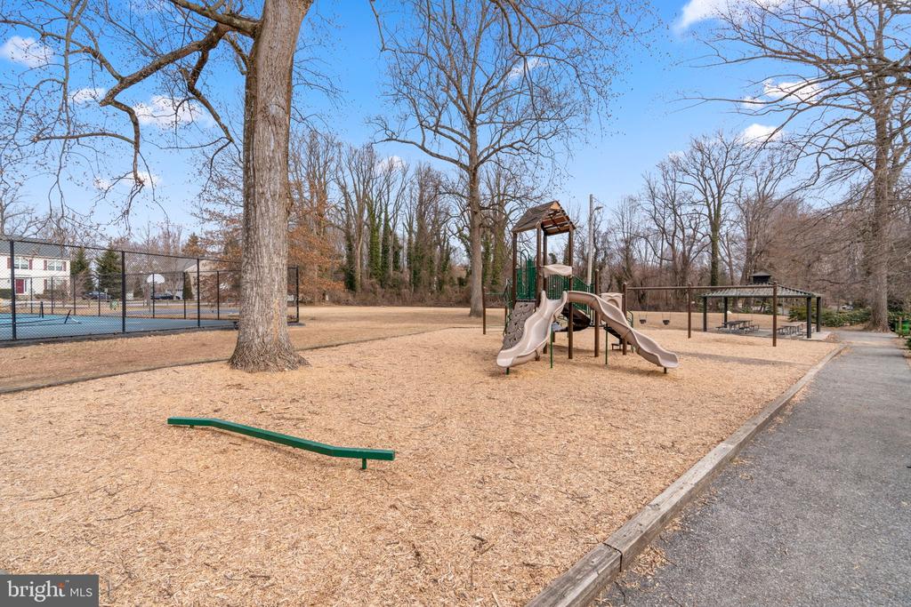 838 OAK TRAIL