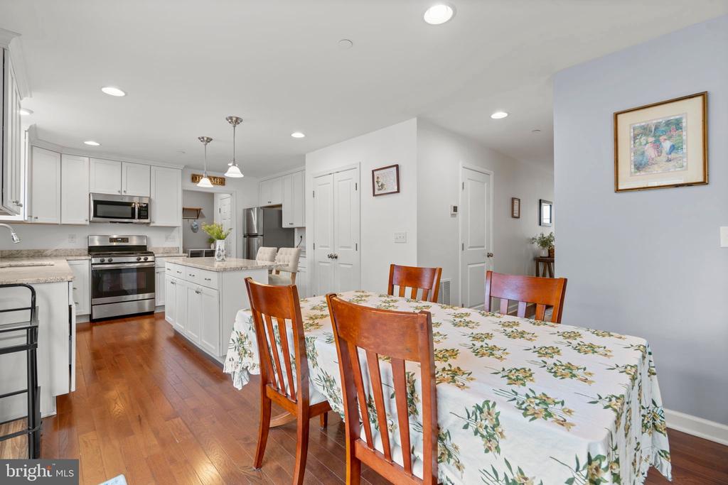 838 OAK TRAIL