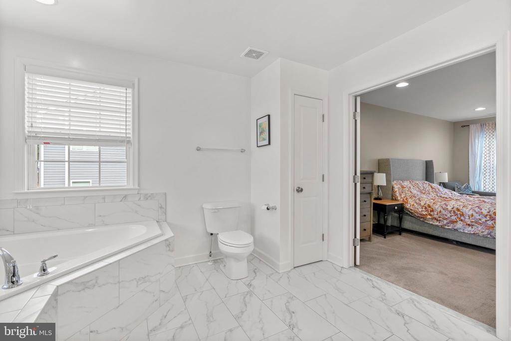 838 OAK TRAIL