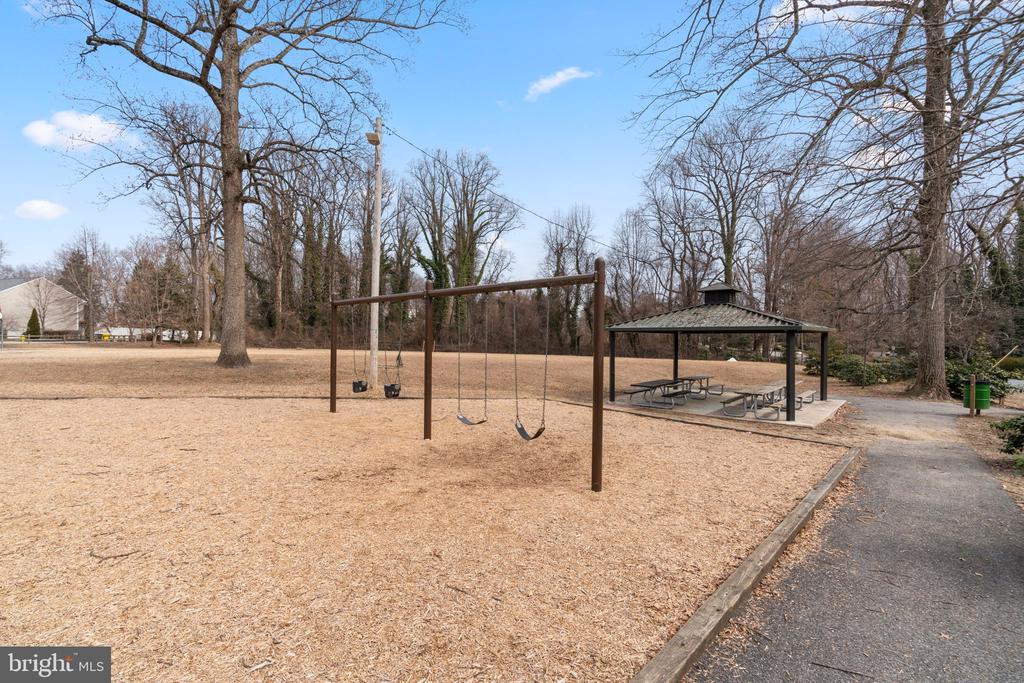 838 OAK TRAIL