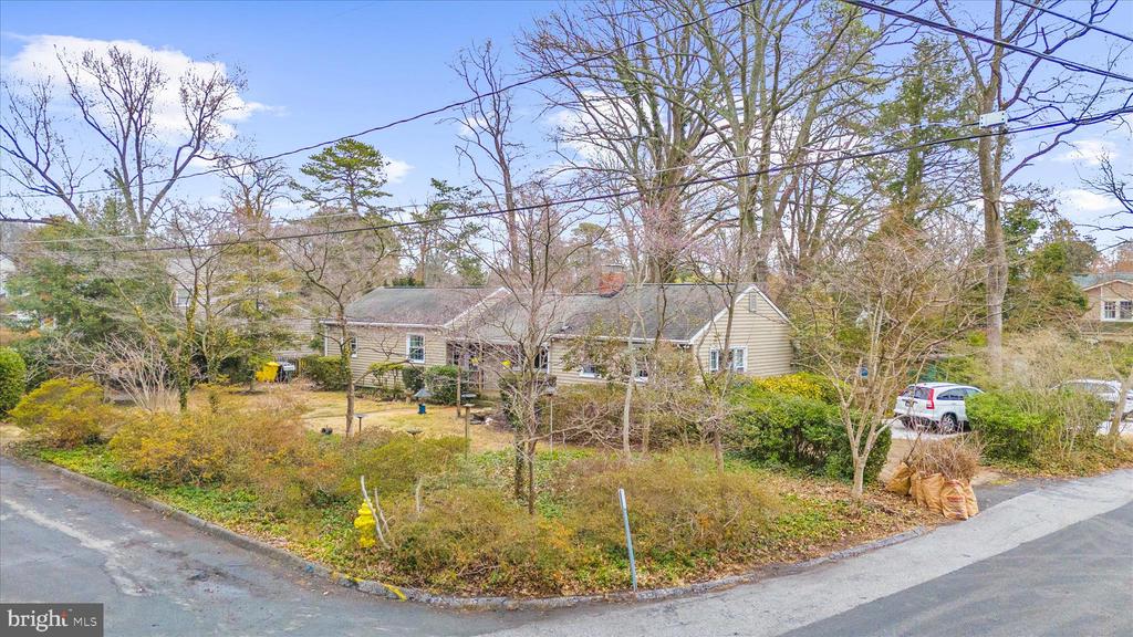 115 LOCKLEVEN DRIVE
