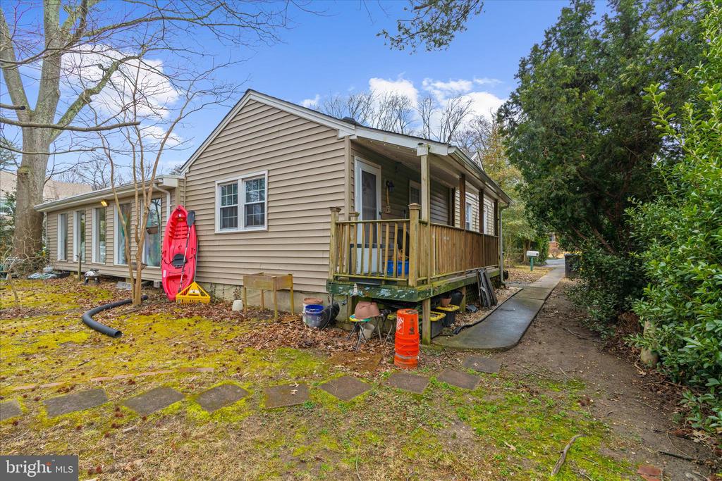 115 LOCKLEVEN DRIVE