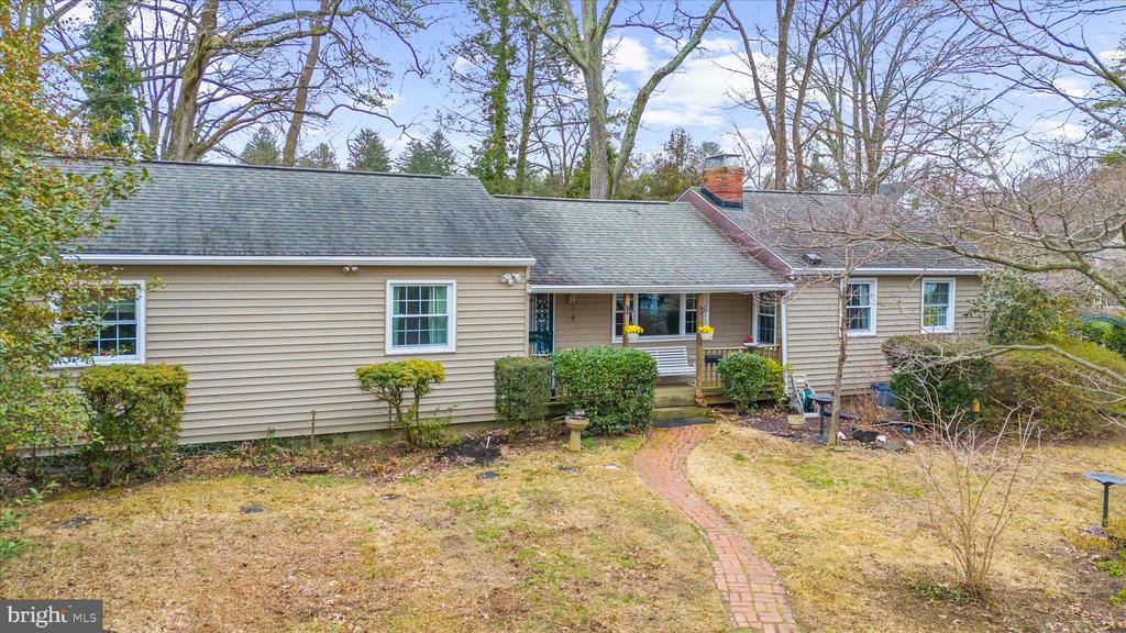 115 LOCKLEVEN DRIVE