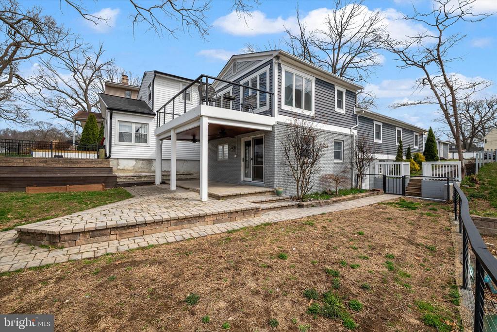 306 RIVERSIDE DRIVE