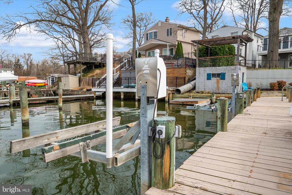 306 RIVERSIDE DRIVE