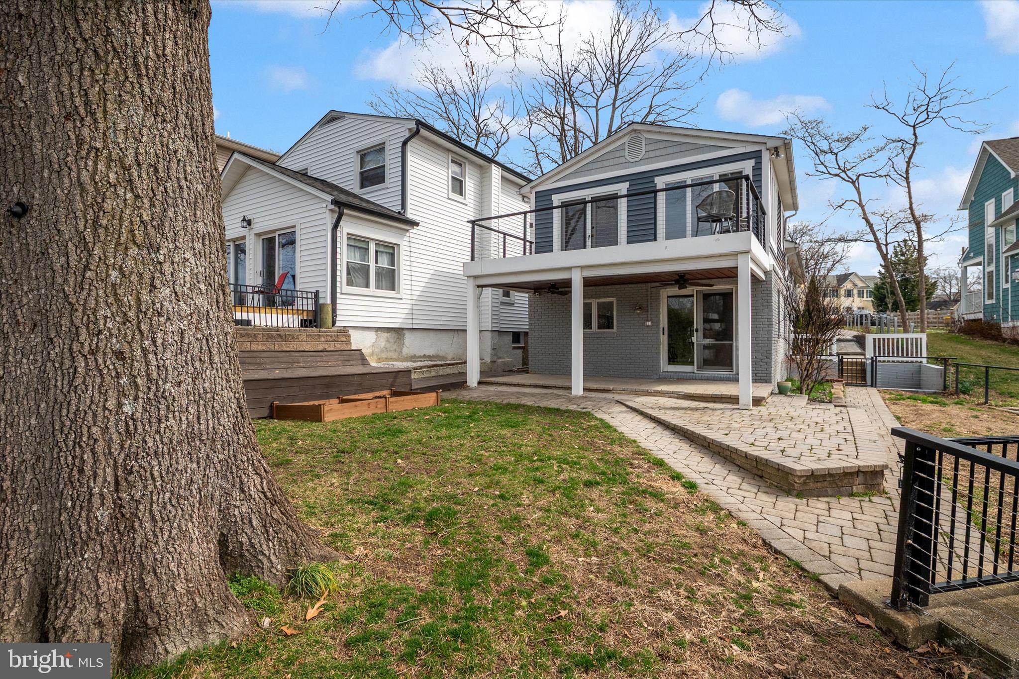 306 RIVERSIDE DRIVE