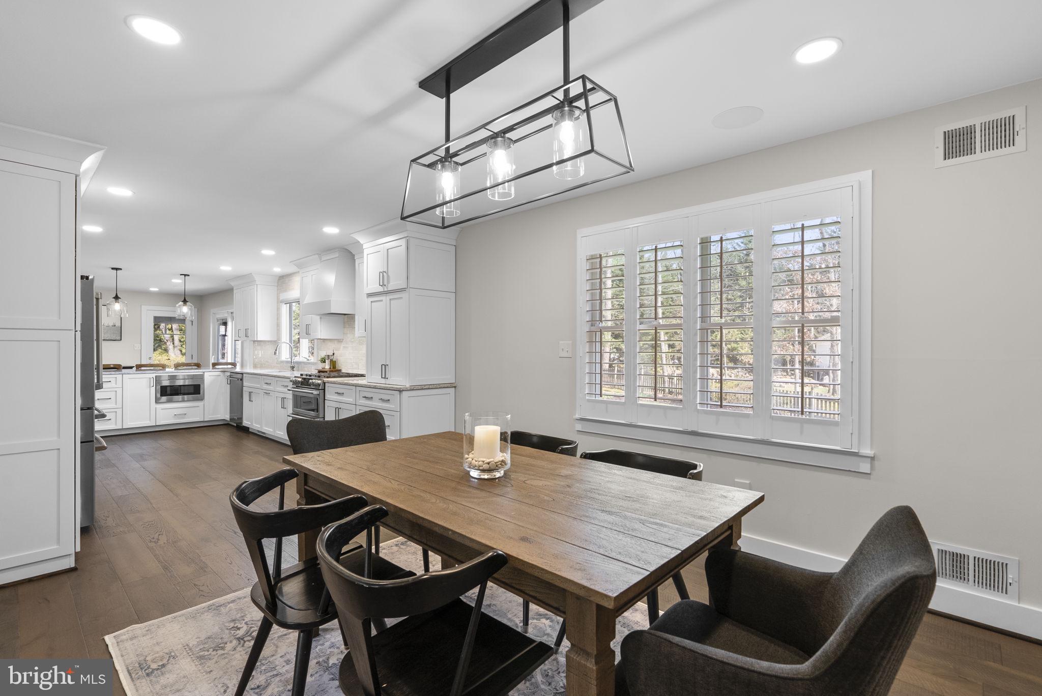 545 DEVONSHIRE COURT