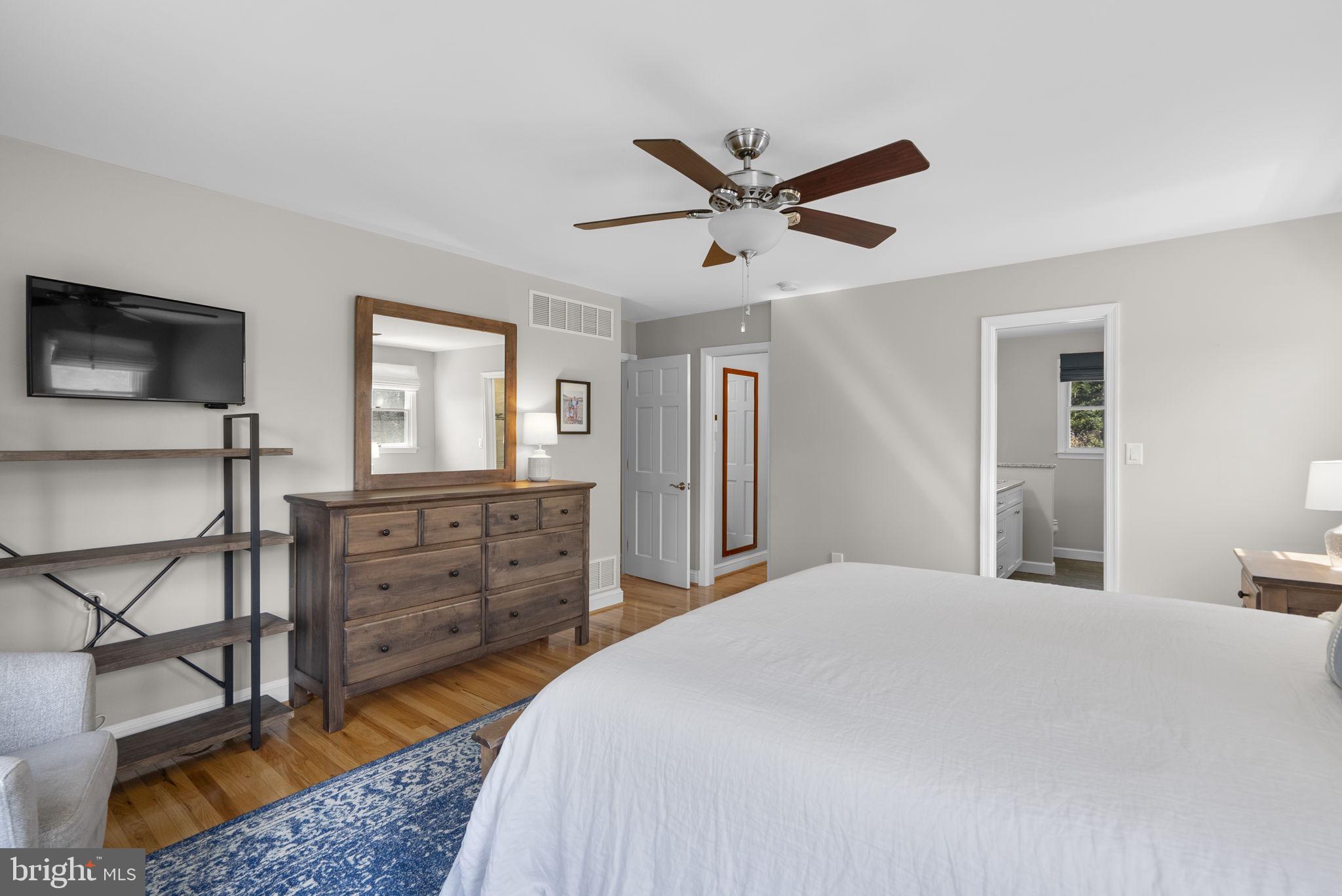 545 DEVONSHIRE COURT