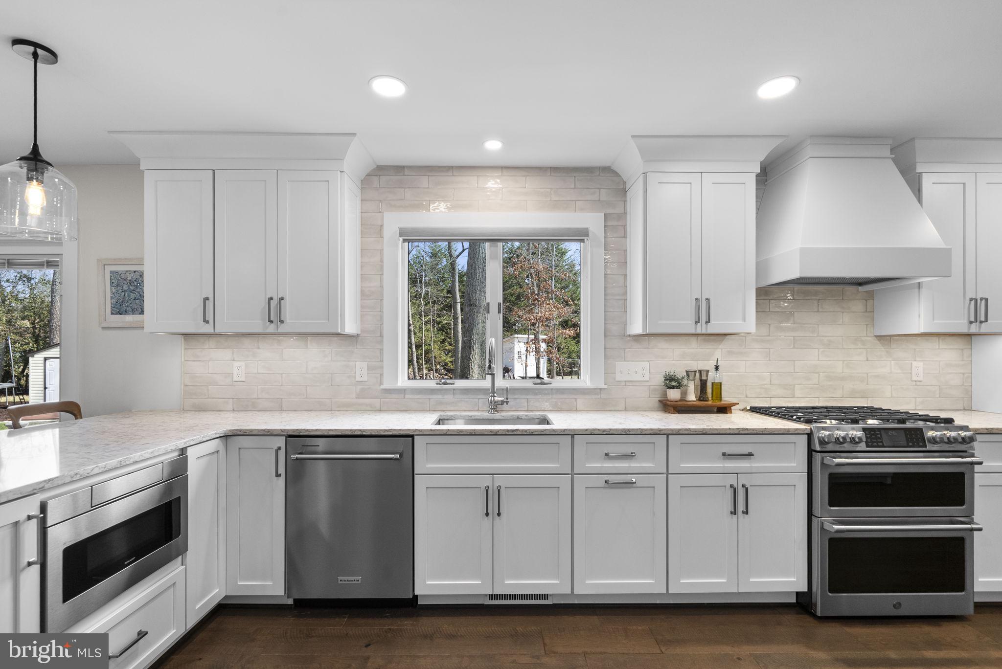 545 DEVONSHIRE COURT