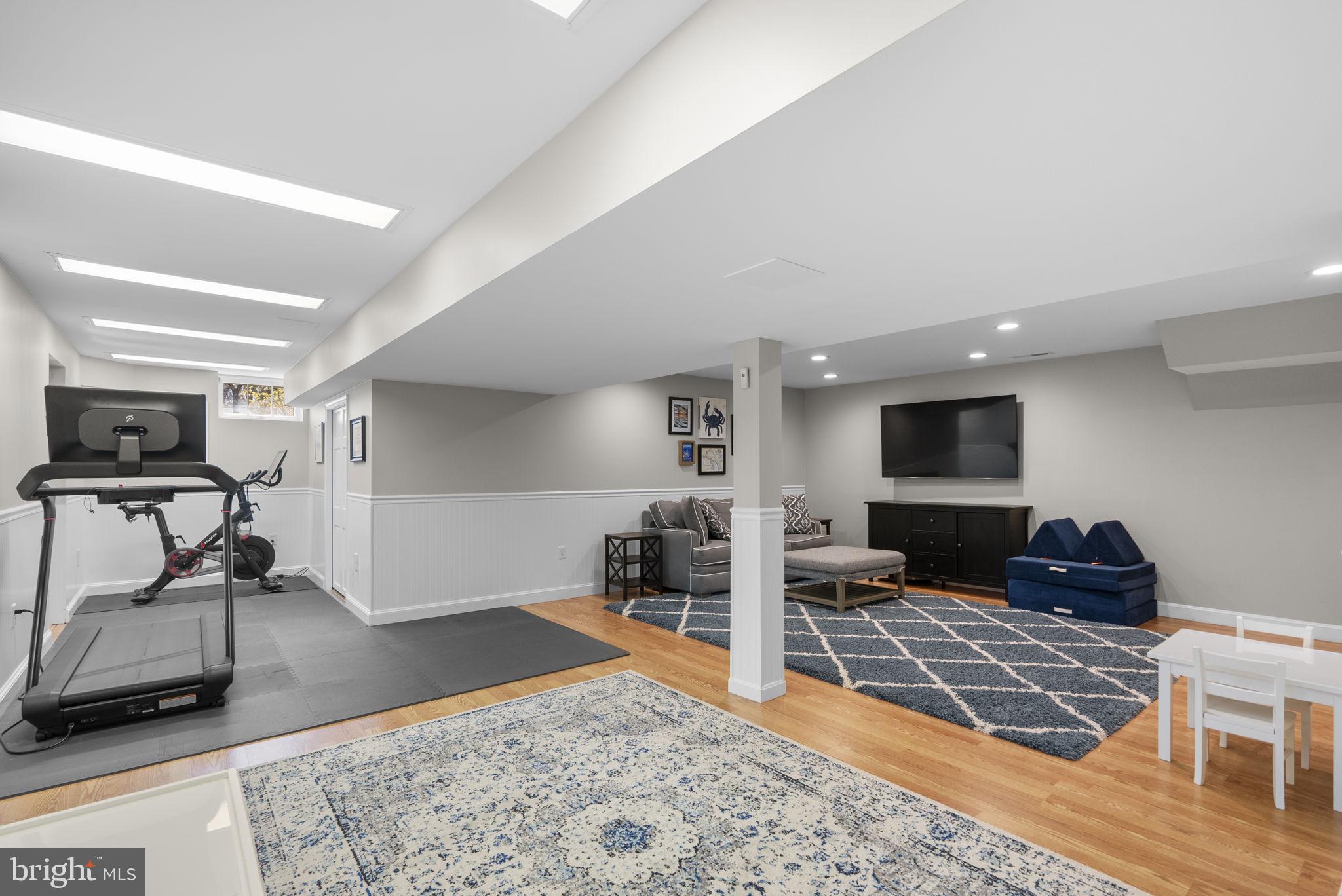 545 DEVONSHIRE COURT