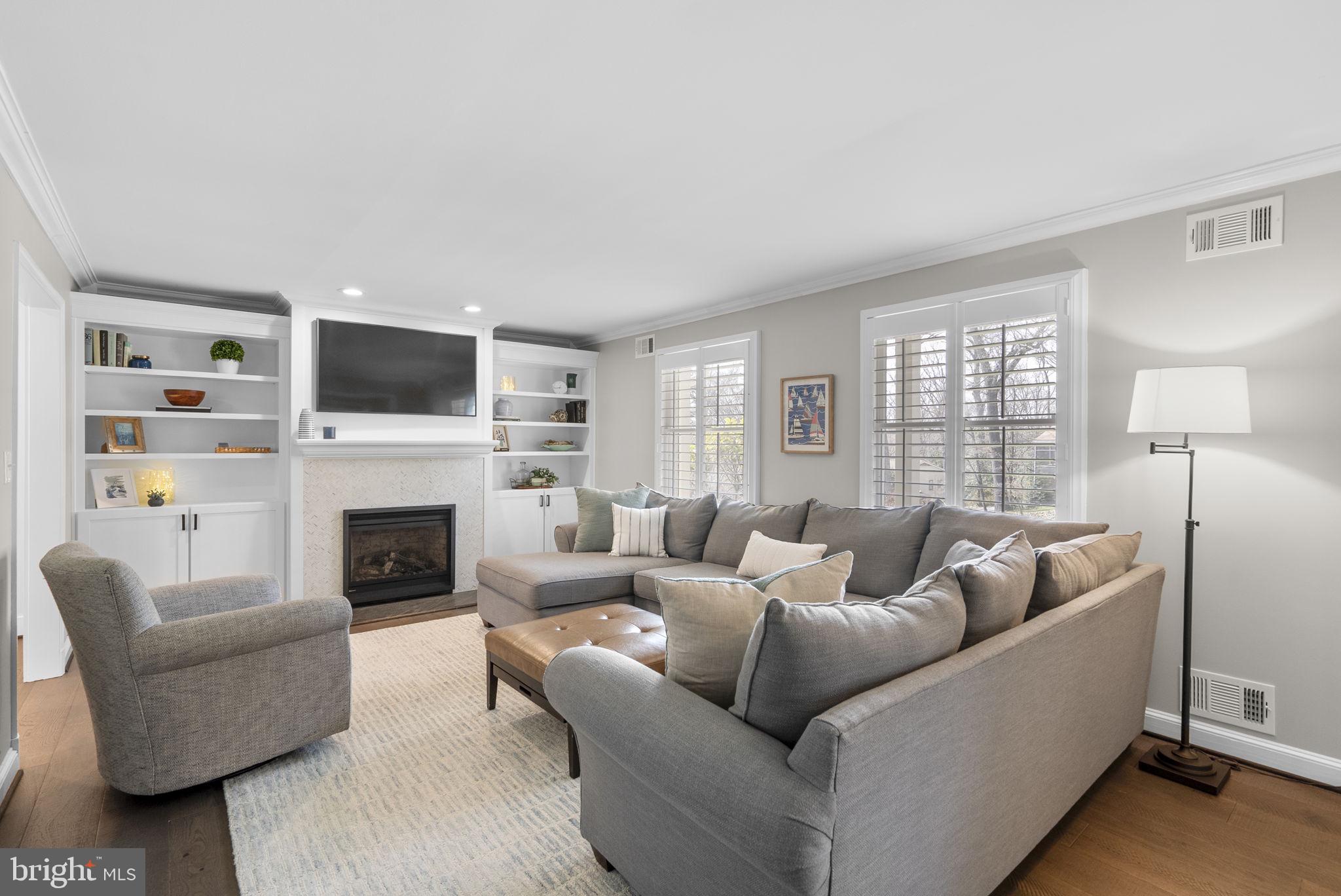 545 DEVONSHIRE COURT