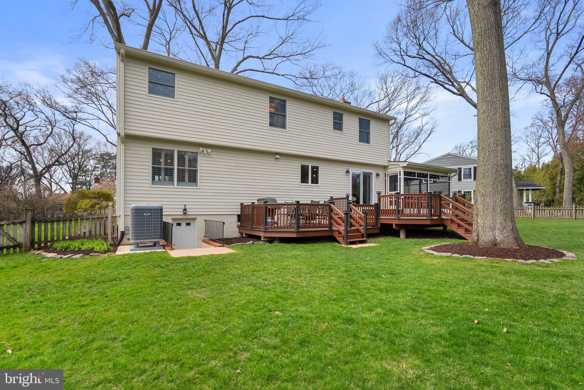 545 DEVONSHIRE COURT