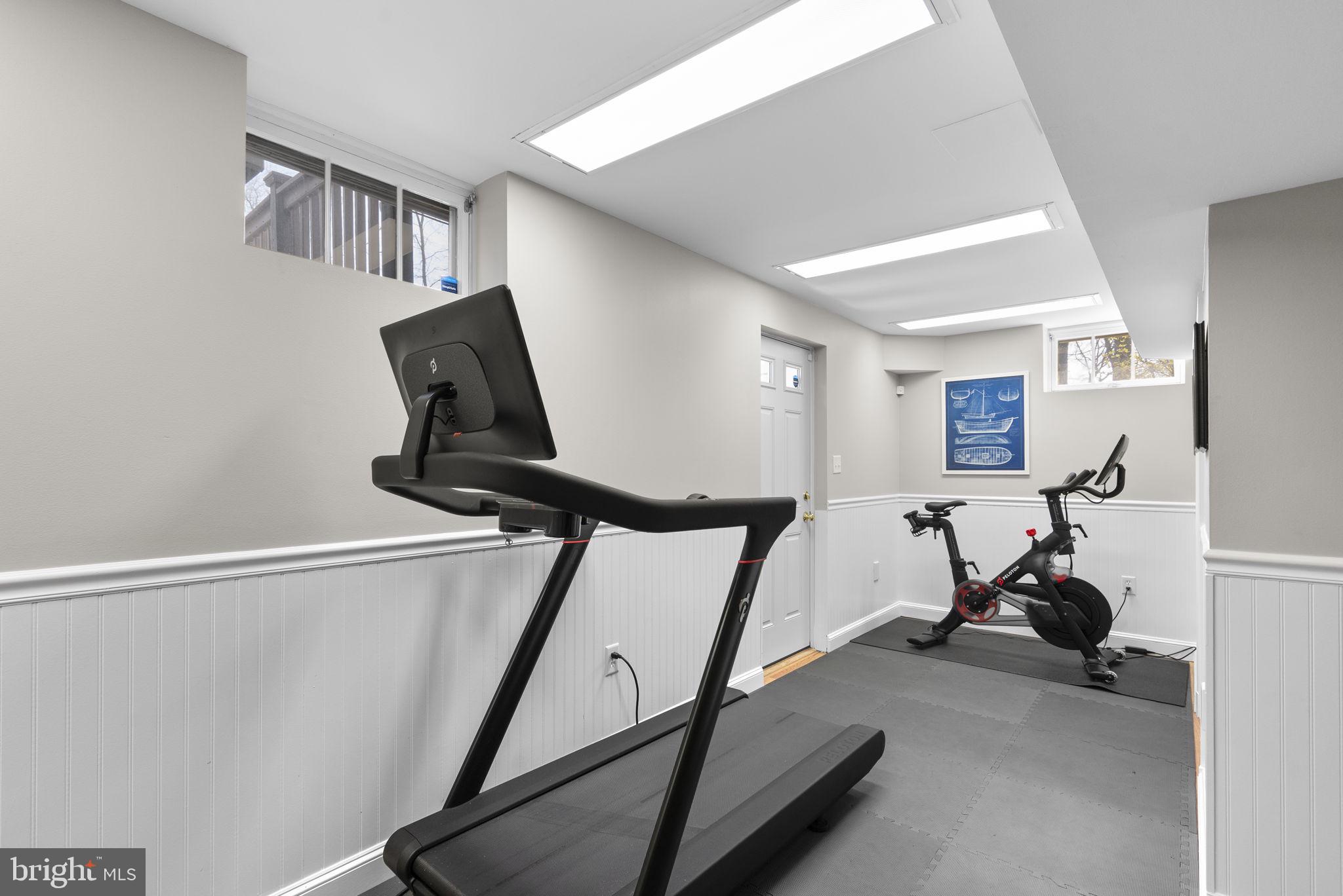 545 DEVONSHIRE COURT