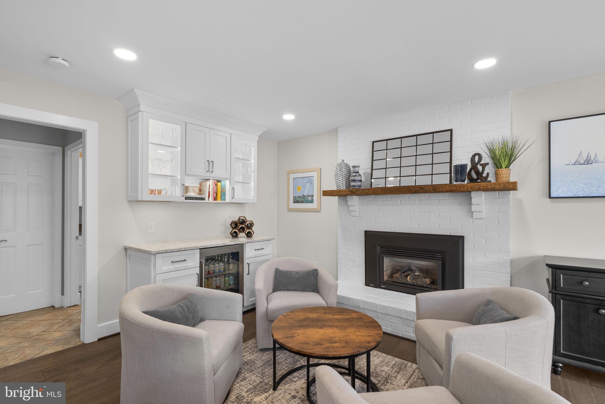 545 DEVONSHIRE COURT