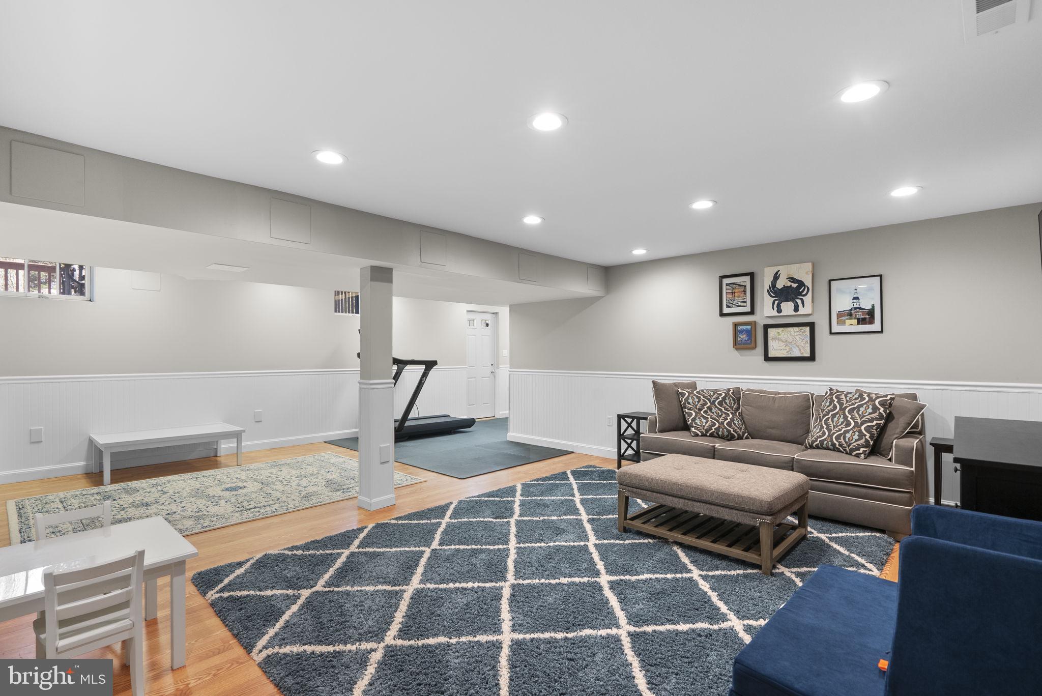 545 DEVONSHIRE COURT