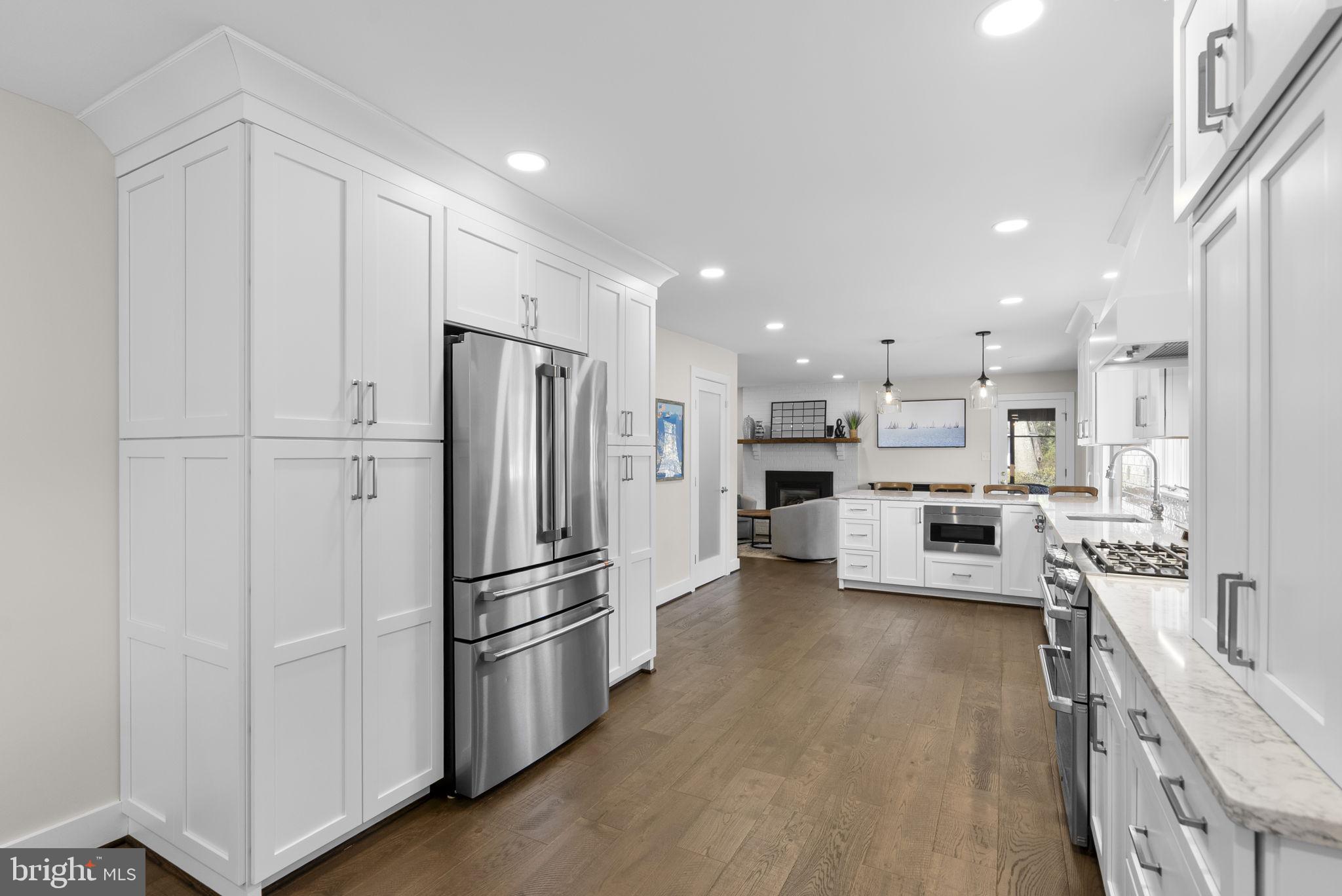 545 DEVONSHIRE COURT