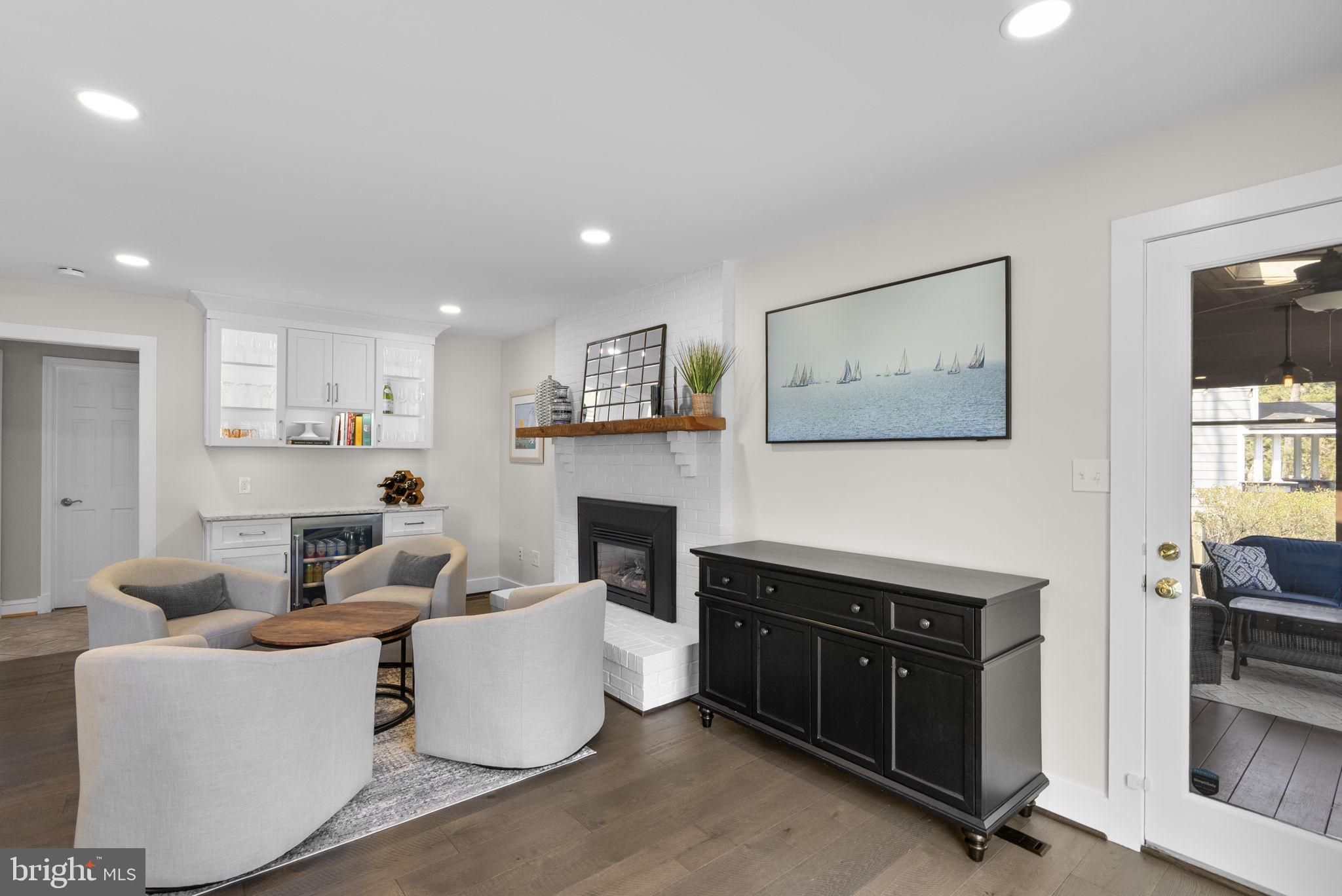 545 DEVONSHIRE COURT