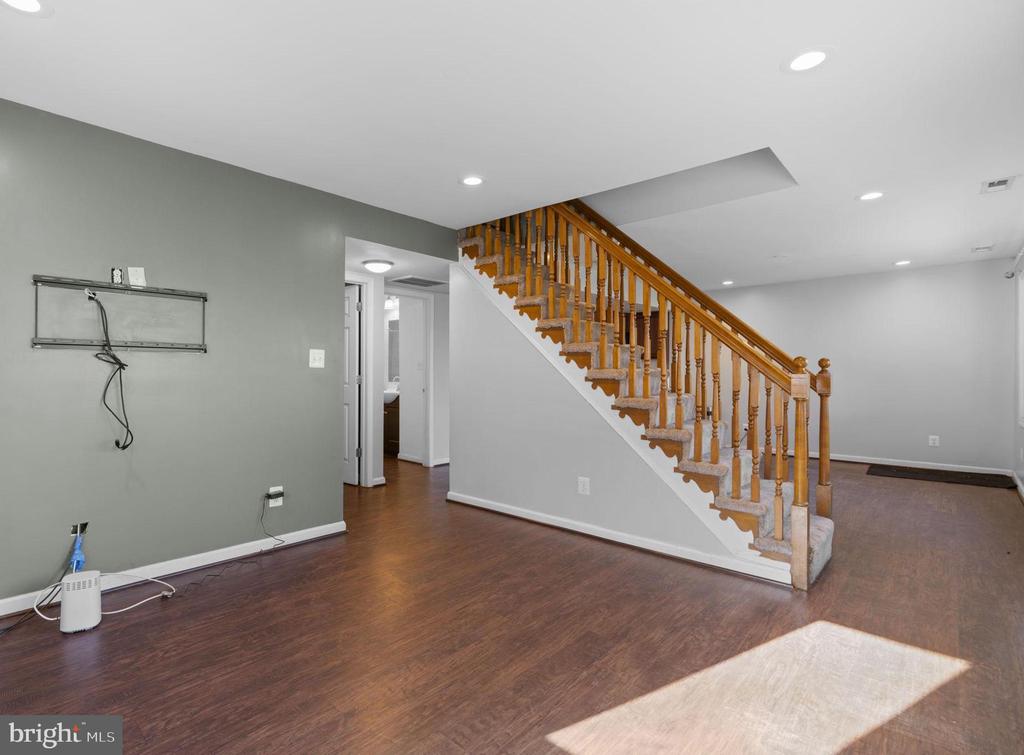 319 ALAMEDA PARKWAY