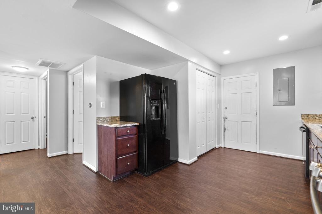 319 ALAMEDA PARKWAY