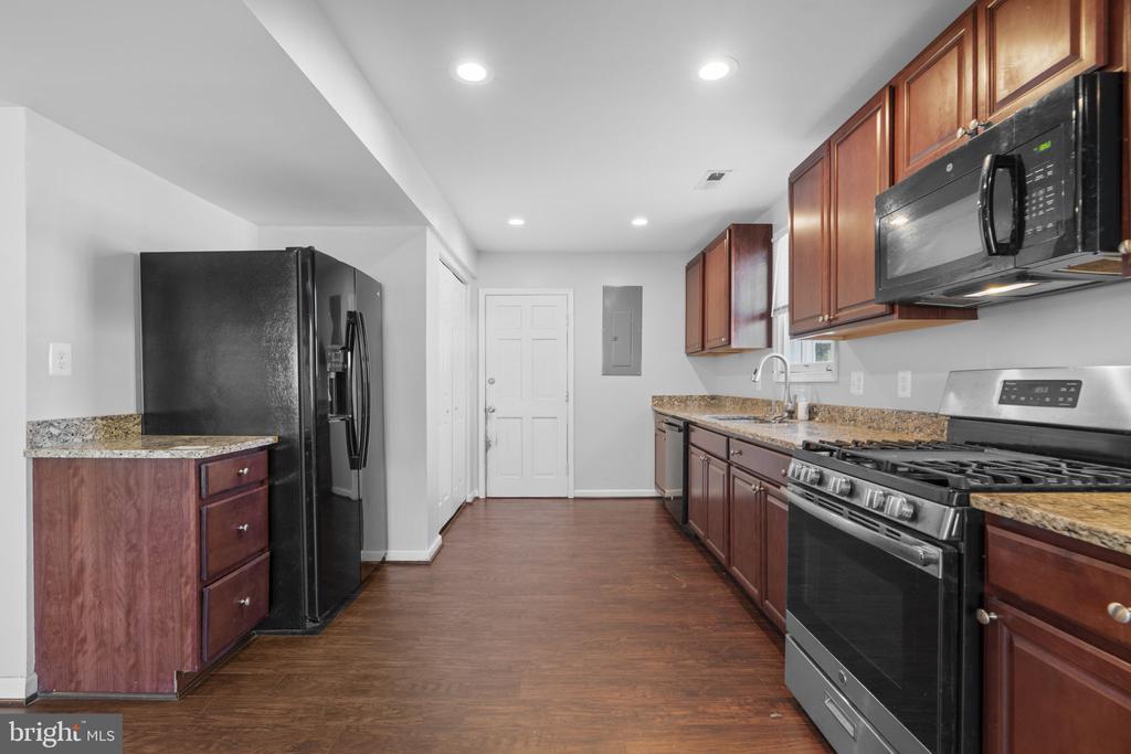 319 ALAMEDA PARKWAY