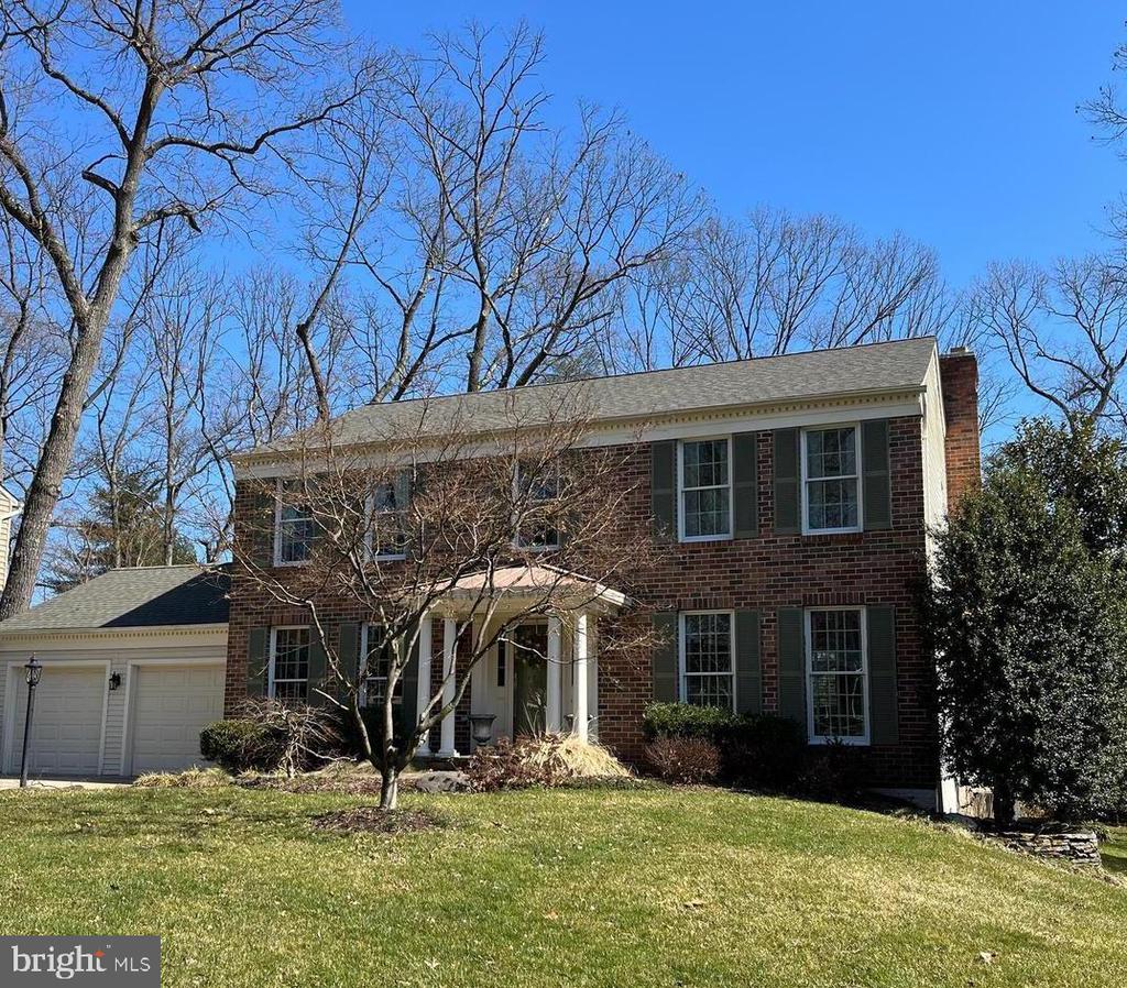 327 COOL RIDGE COURT