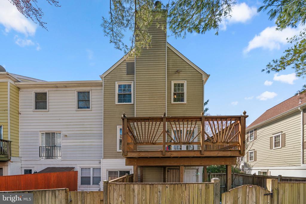 1472 LOWELL COURT