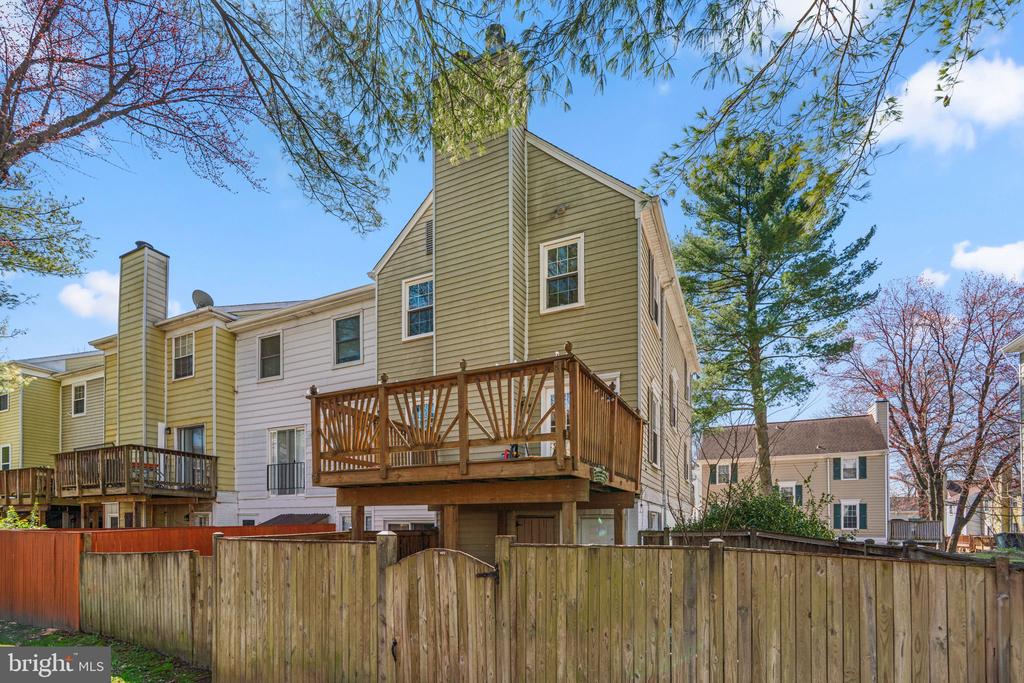 1472 LOWELL COURT