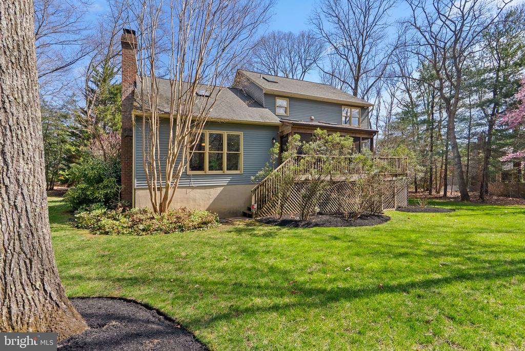 212 AMBLESIDE DRIVE