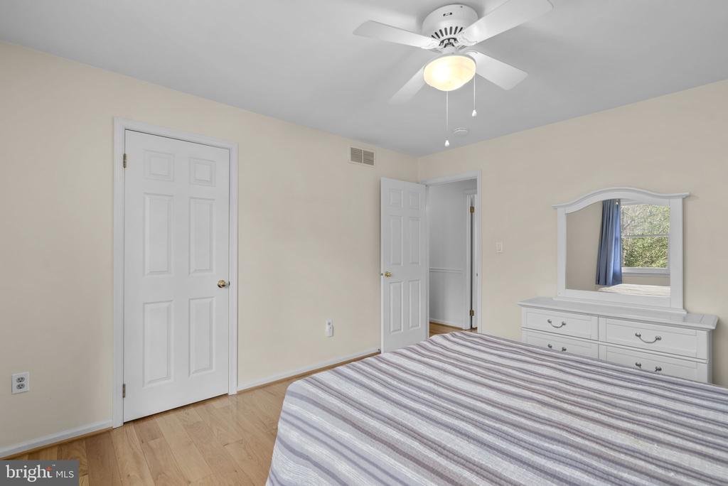 212 AMBLESIDE DRIVE