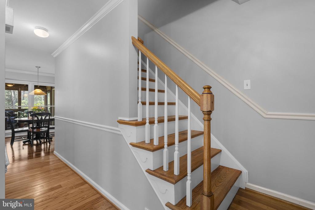212 AMBLESIDE DRIVE