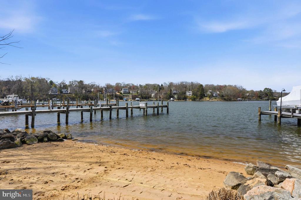 646 SHORE ROAD