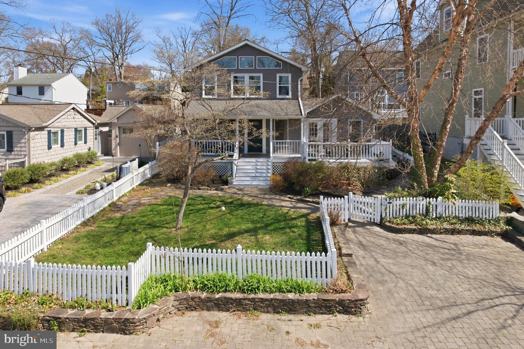 646 SHORE ROAD