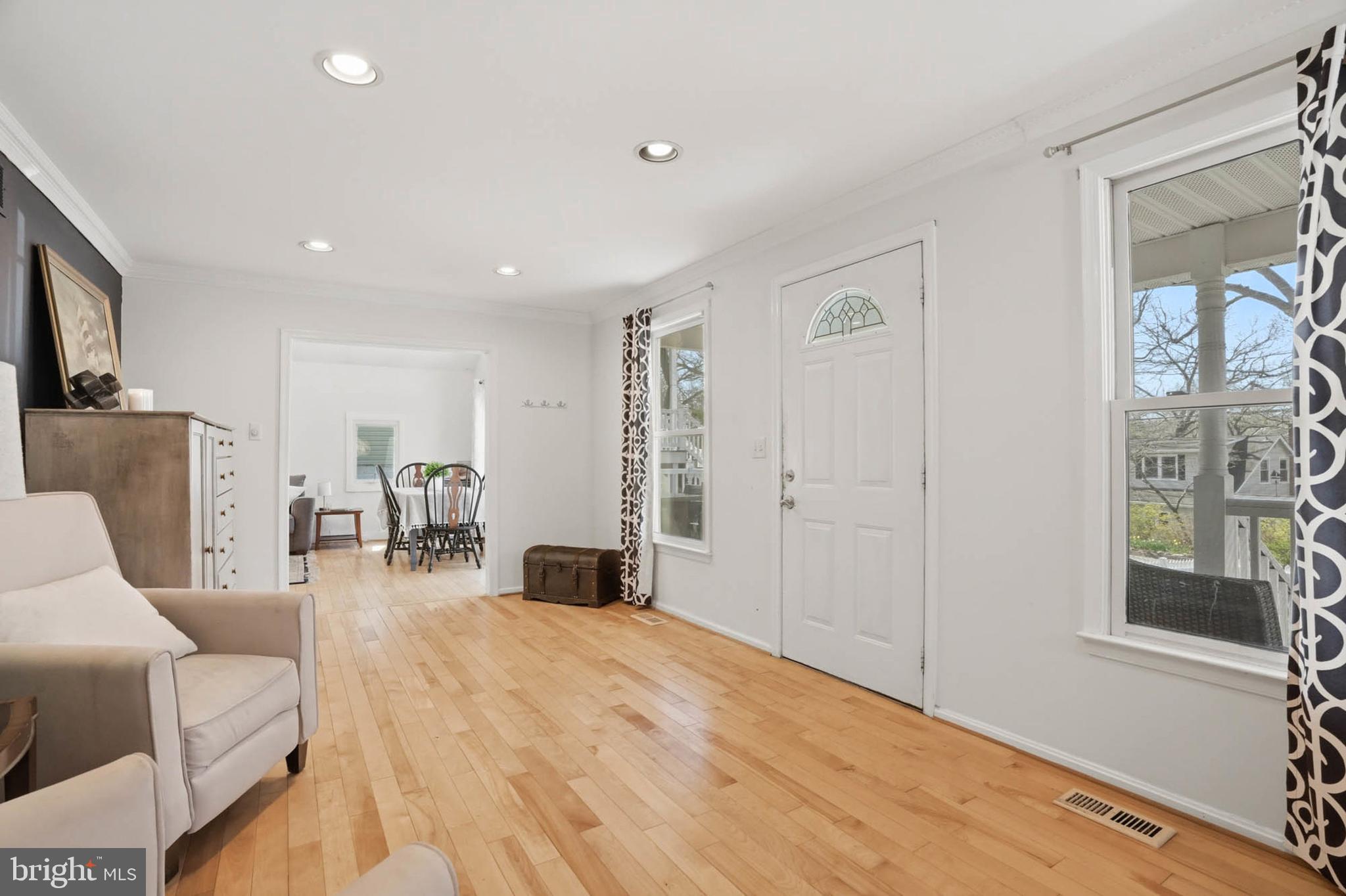 646 SHORE ROAD