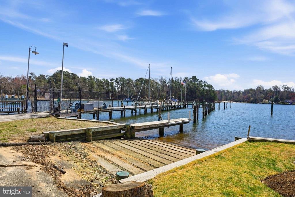 646 SHORE ROAD