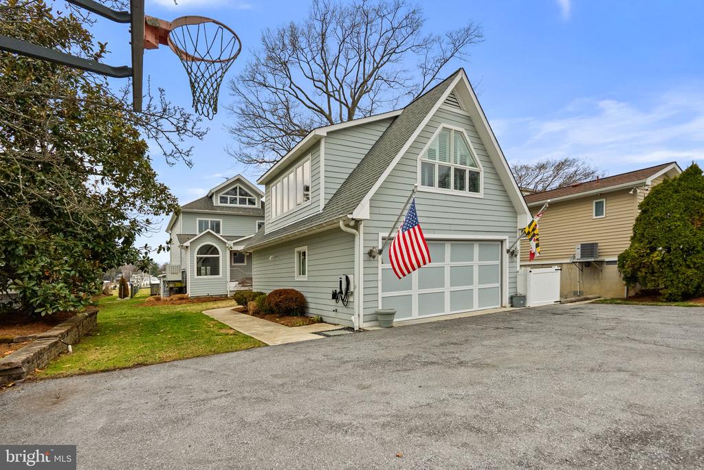 22 E LAKE DRIVE
