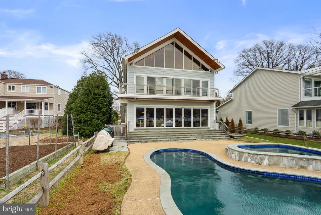 22 E LAKE DRIVE